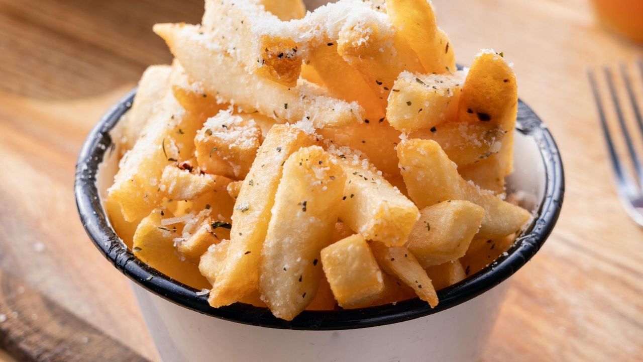 TRUFFLE & PARMESAN CHIPS
