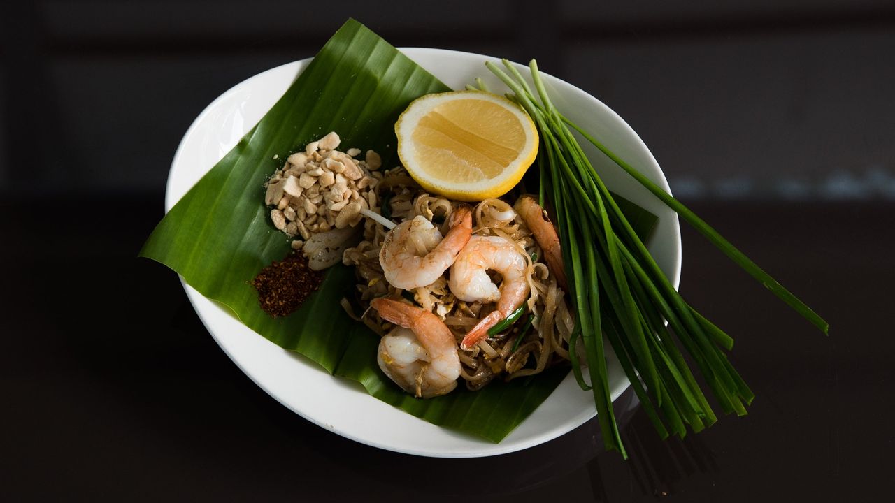 Pad Thai with Chicken and Prawns