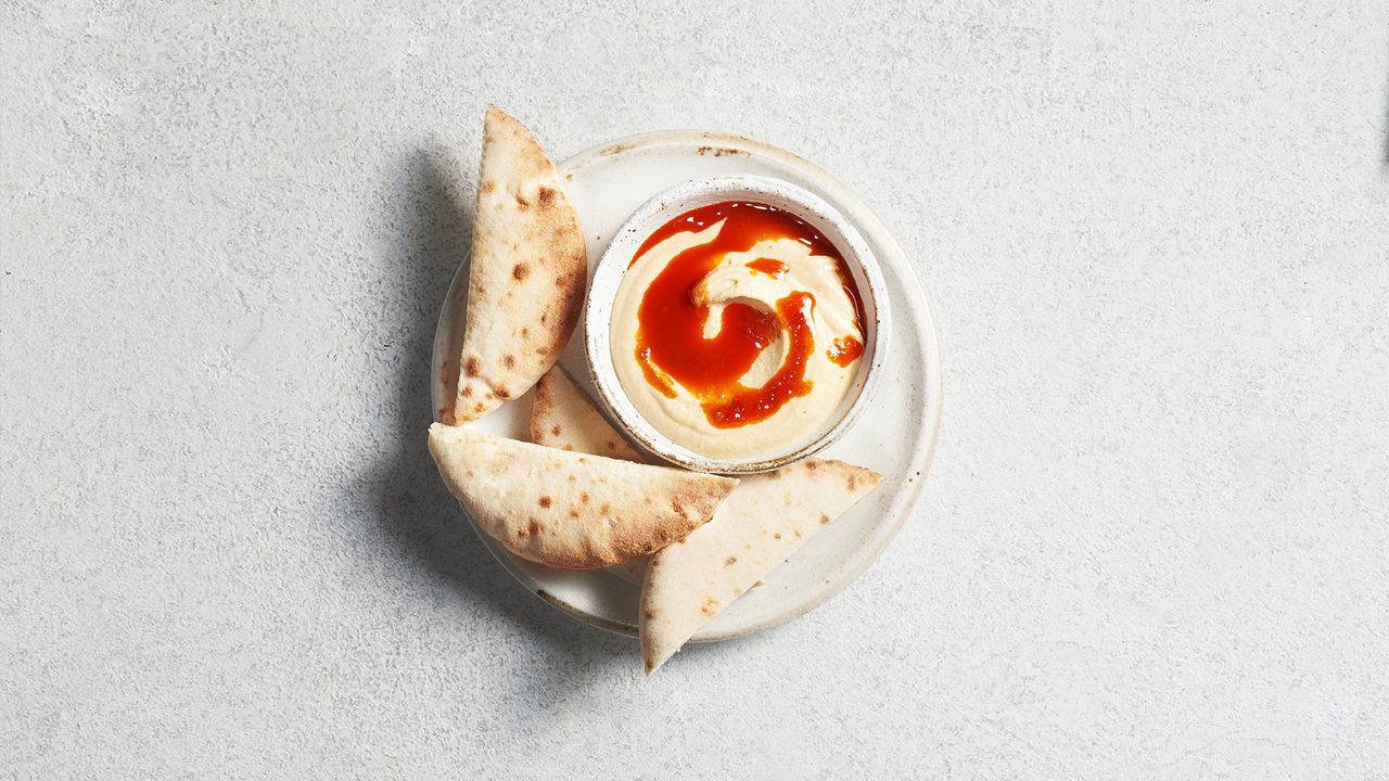 Creamy Hummus with PERi-PERi Drizzle & Pita