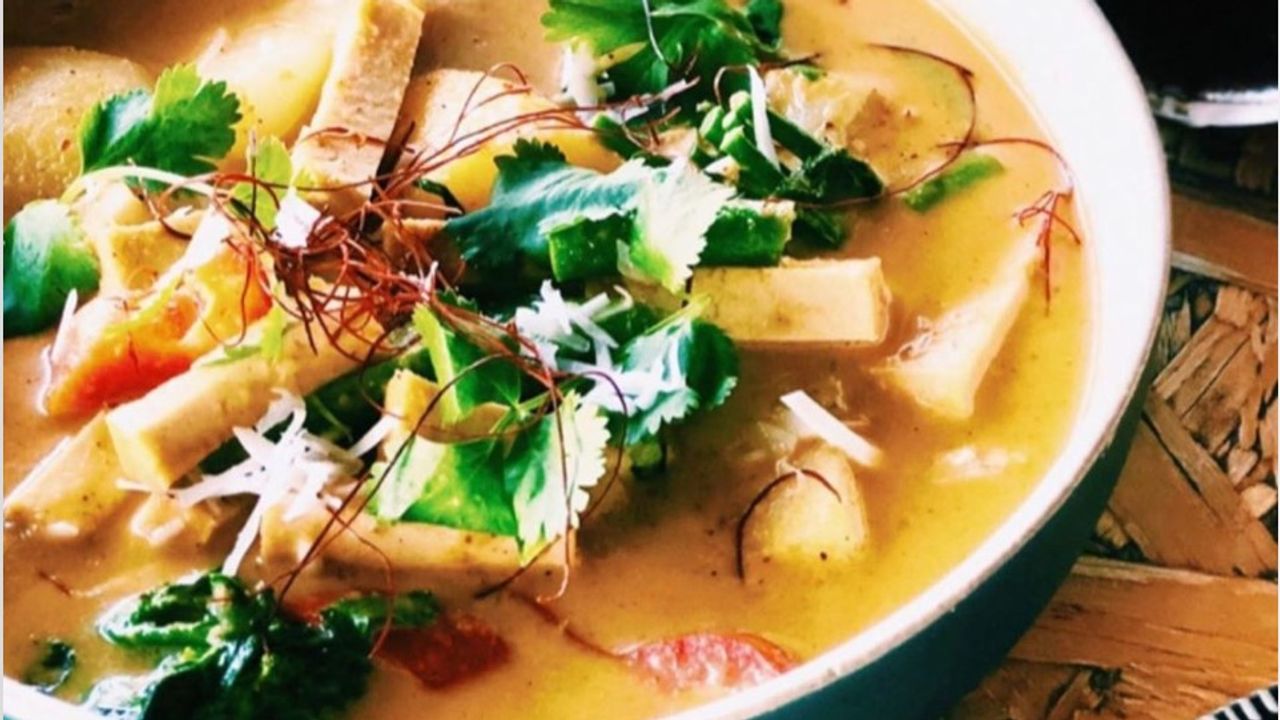 Yellow Curry, Chicken & Potato, Cucumber Relish