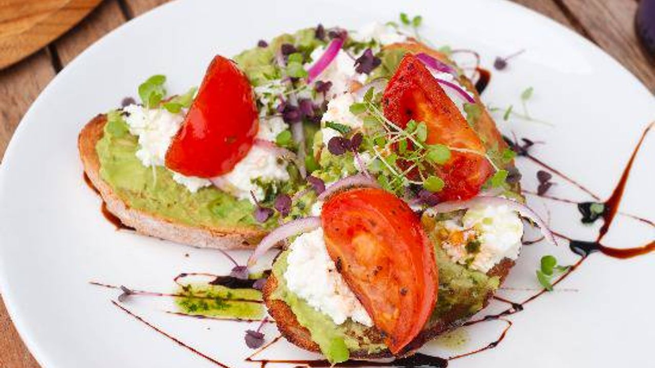 Smashed Avocado with Regular coffee
