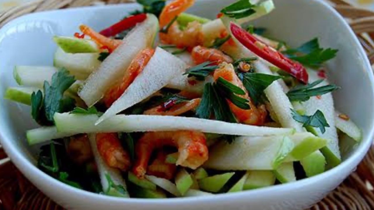 Green Apple and Prawn Salad