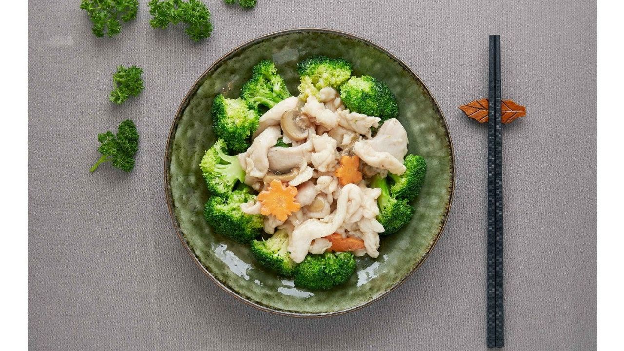 時菜雞柳 Chicken with Vegetables*