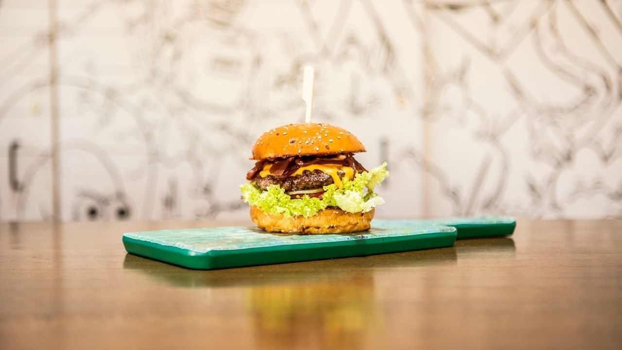 8 Napkins Burger