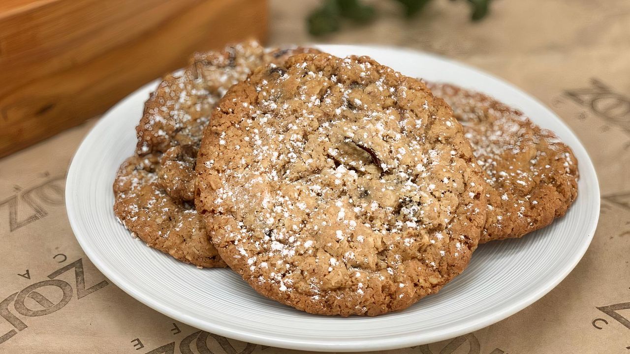 Oats & Raisin Cookie
