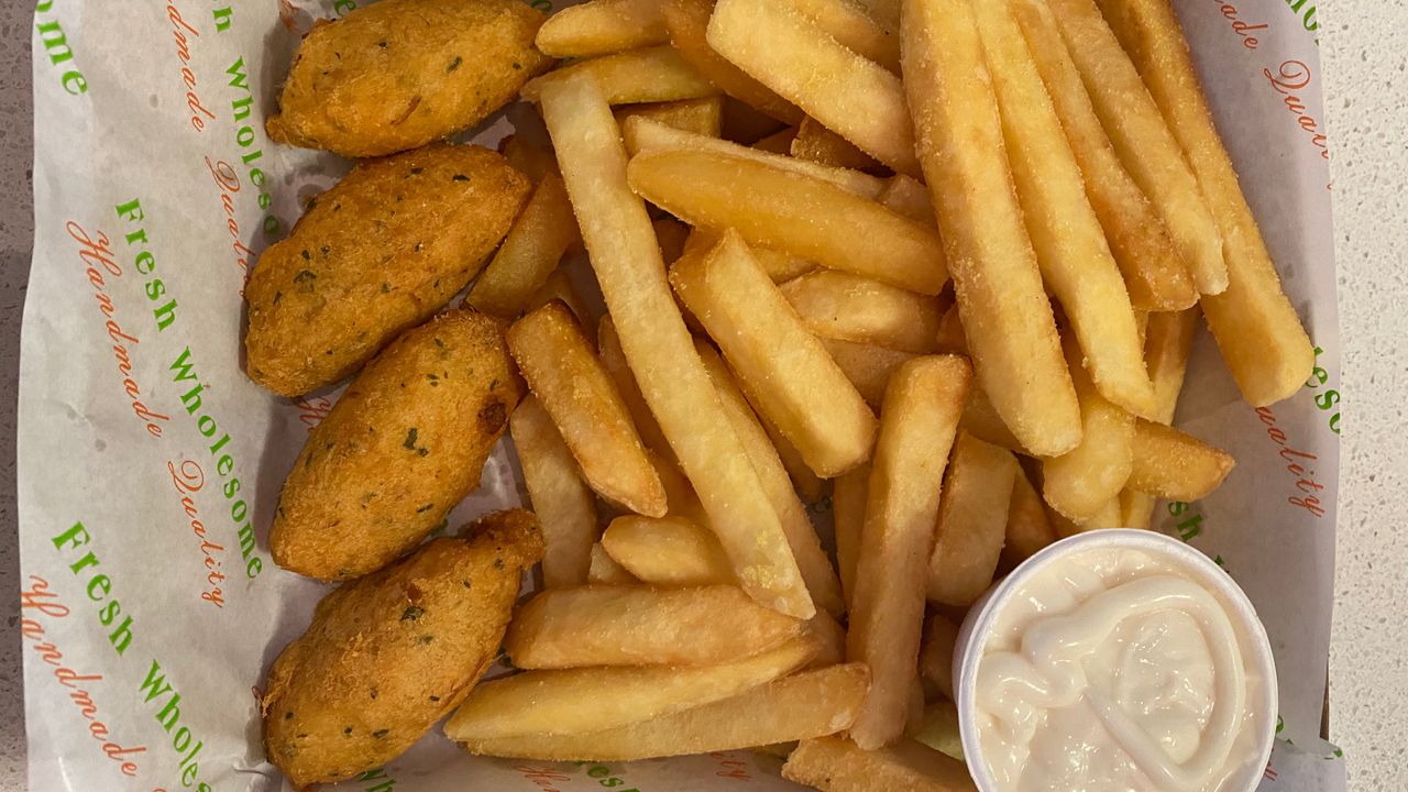 Cod Fish cakes & chips