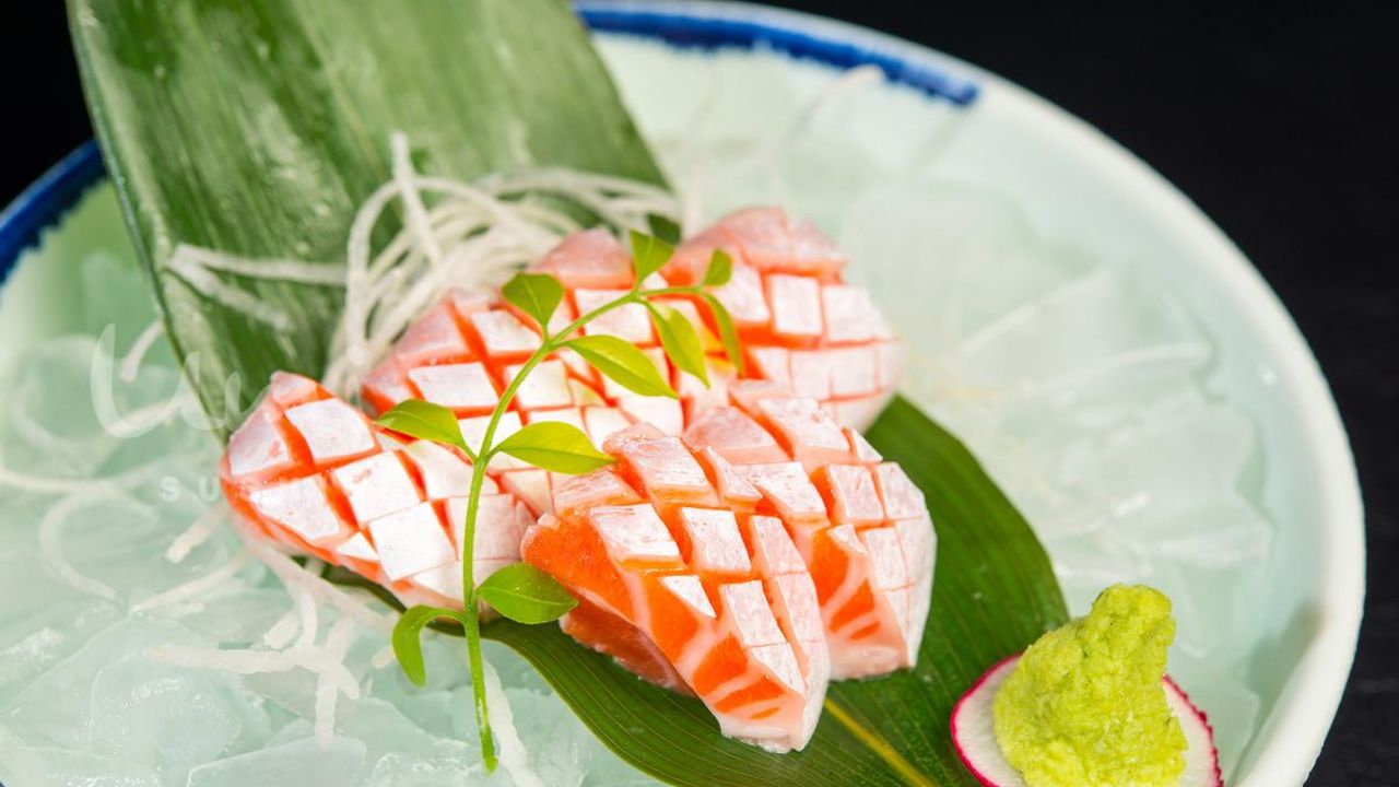 Salmon Belly Sashimi (7pcs)