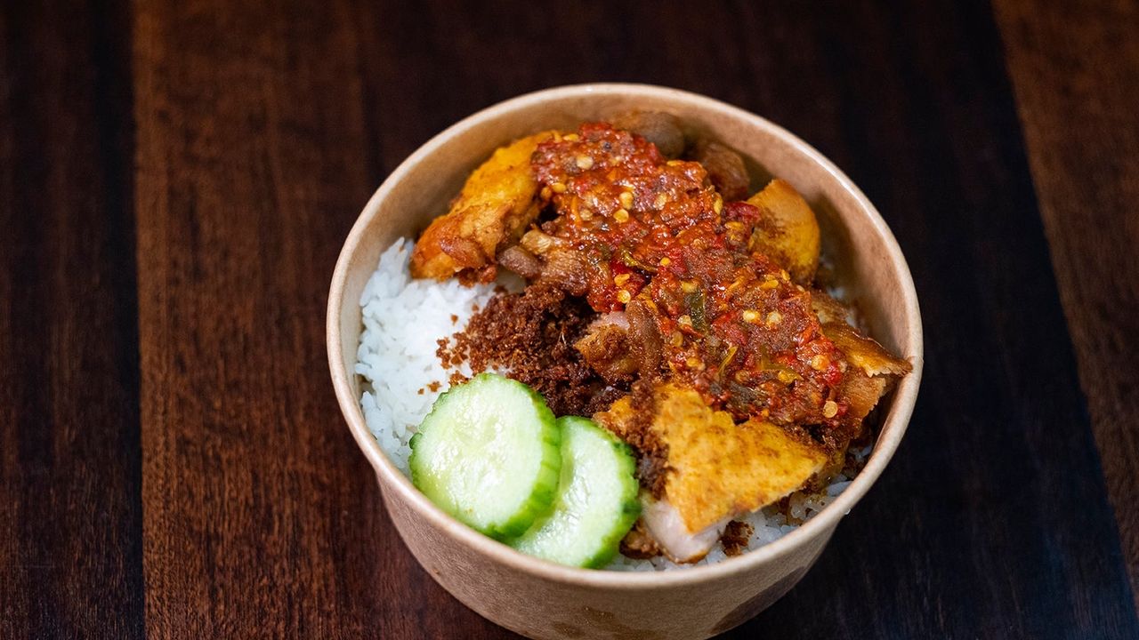 Nasi Ayam Goreng Kuning Sambal Terasi