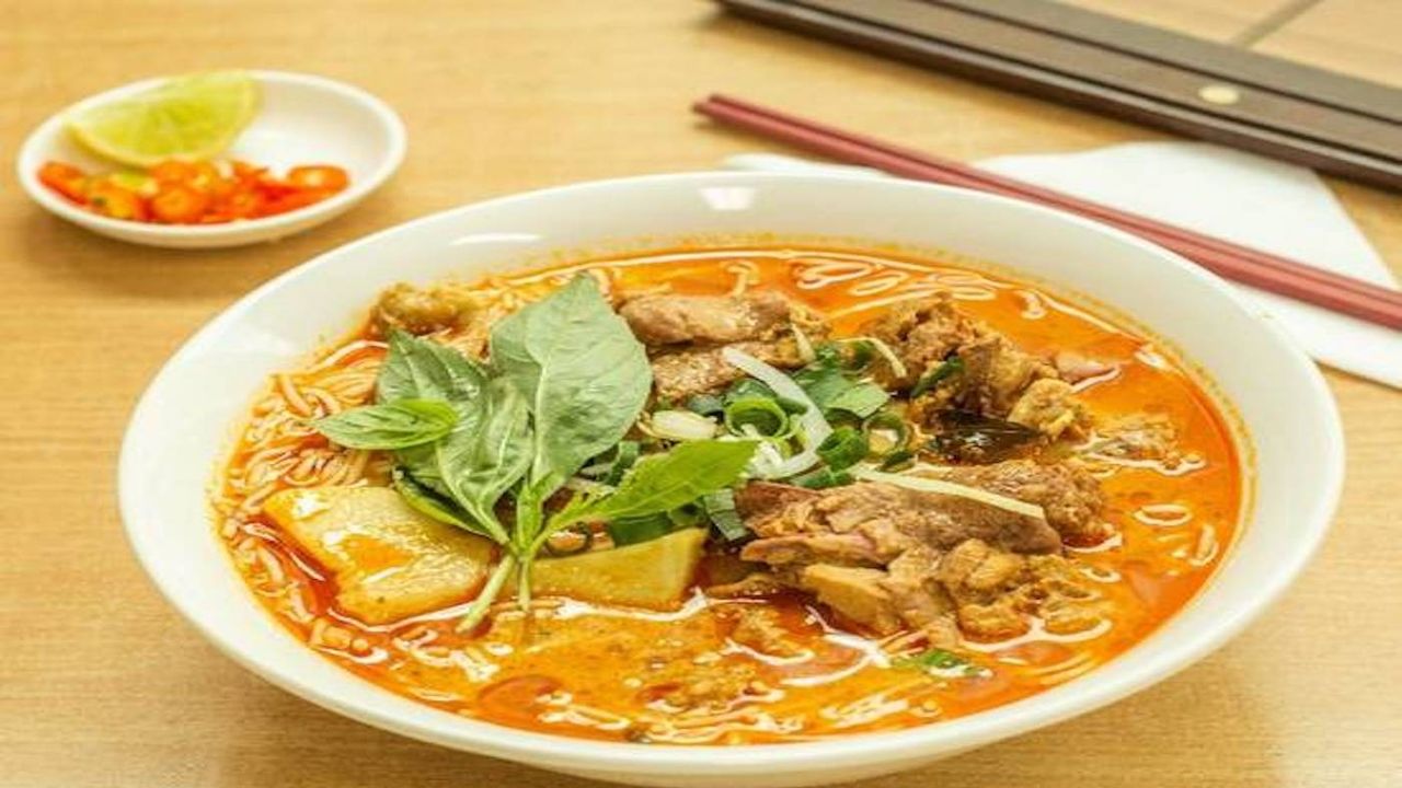 Chicken curry w/Vermicelli  noodles