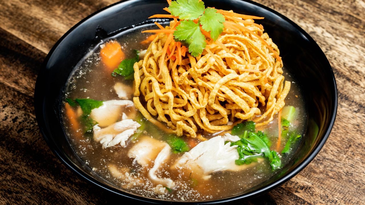 Gravy Noodles (Lad Naa)