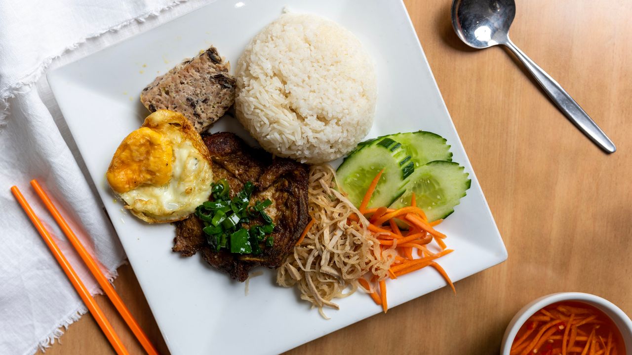 21. Combination Grilled Pork on Rice