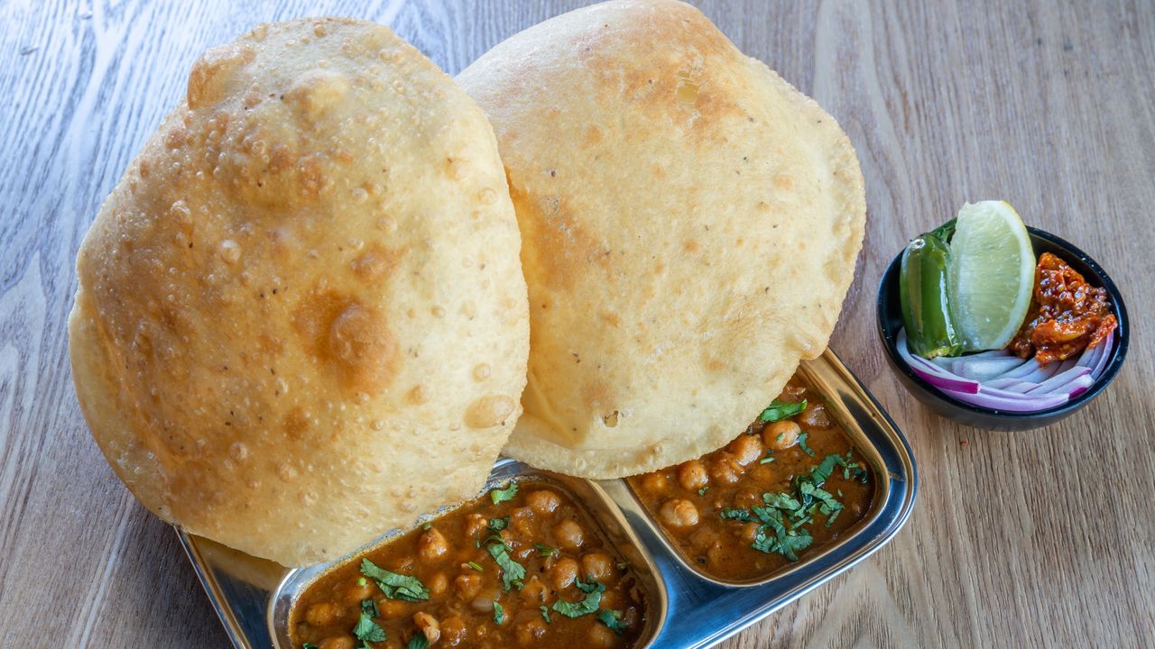B8 Chole Bhatura