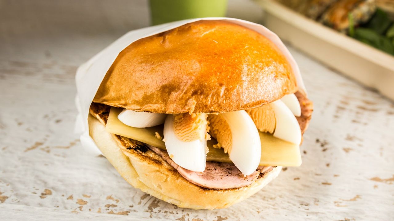 Egg, Bacon & Cheese Roll