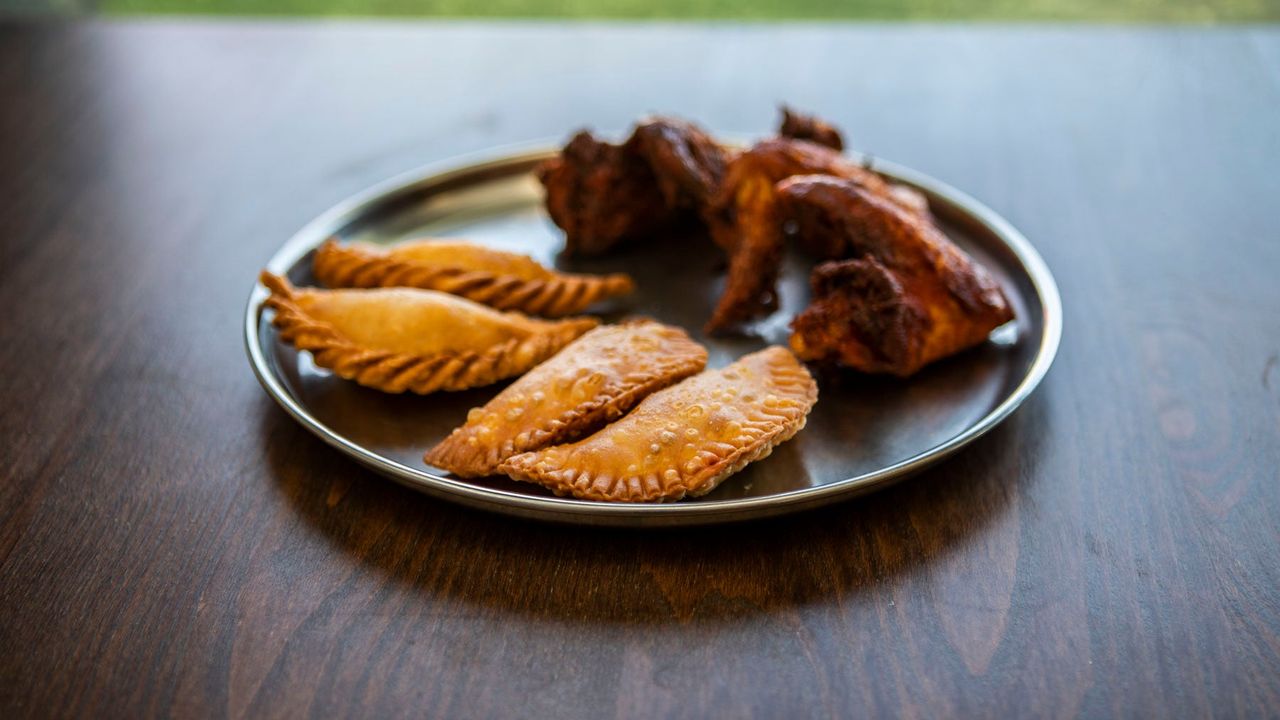 Curry Puff Sardine (1 Piece)