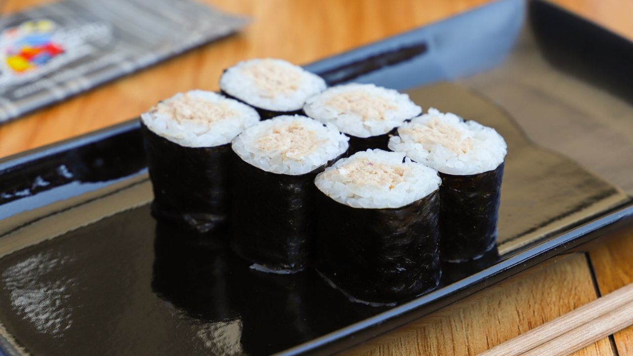 Tuna Salad Roll (6 Pieces)