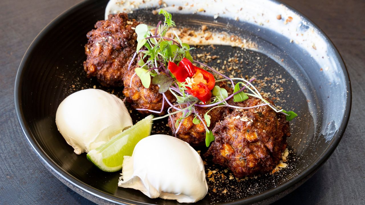 Dukes Fritters (V)