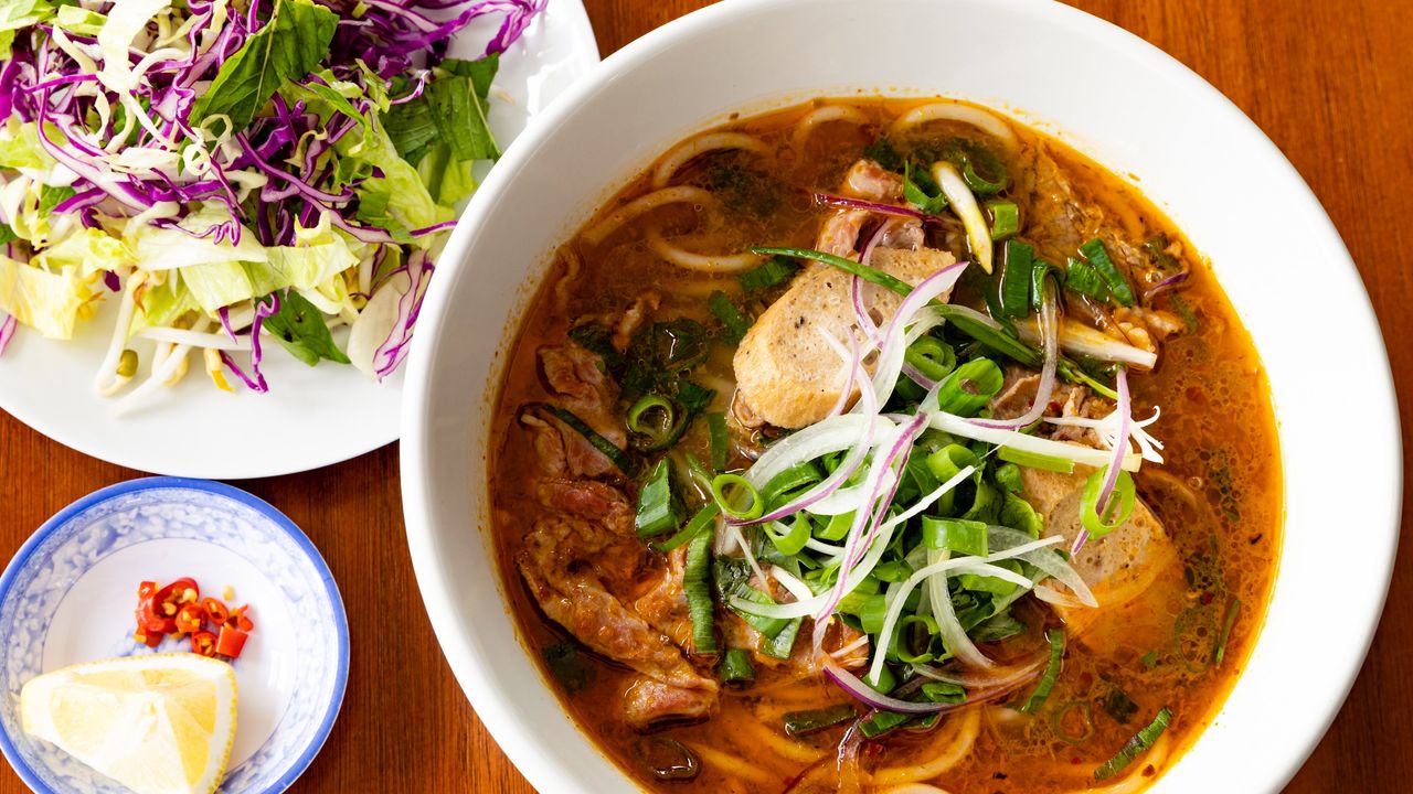 Bun Bo Hue Thit Heo & Bo