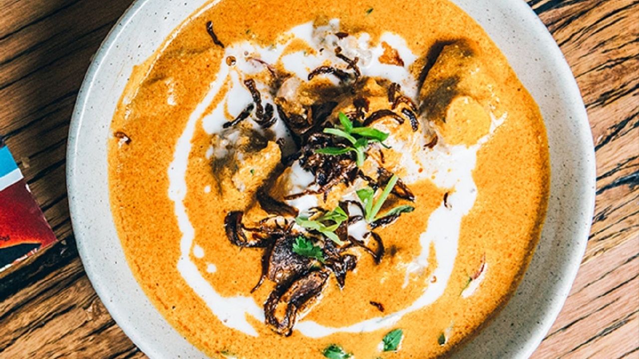 Butter Chicken Curry Yoghurt and Green Chilli