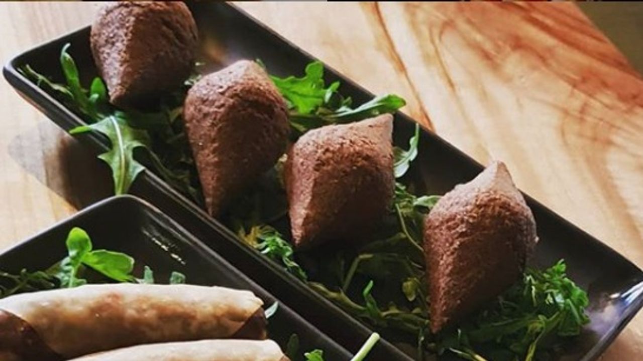 Fried Meat Kibbeh (4 Pieces)