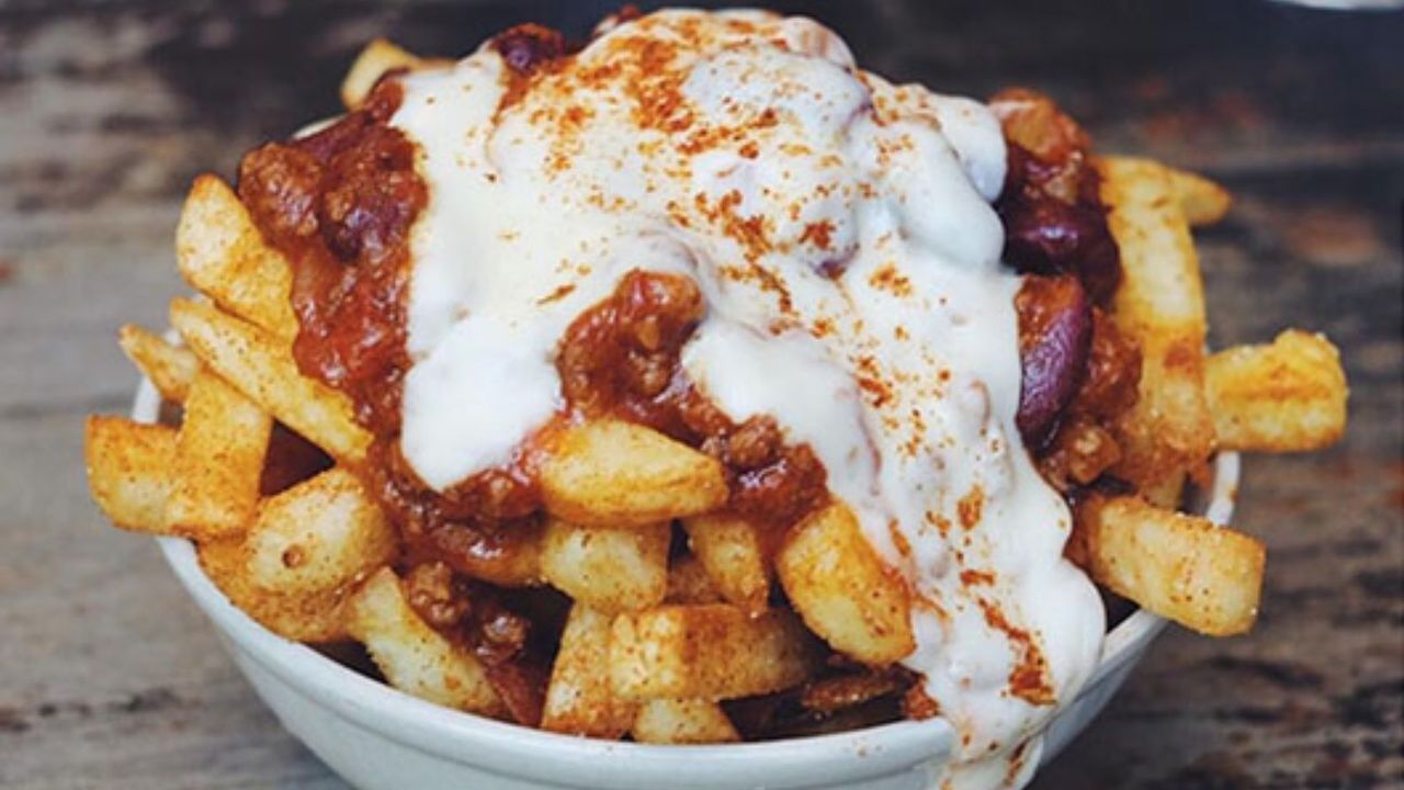 Cajun Potato Fries with Chili Con Carne and Cheese Sauce (GF)