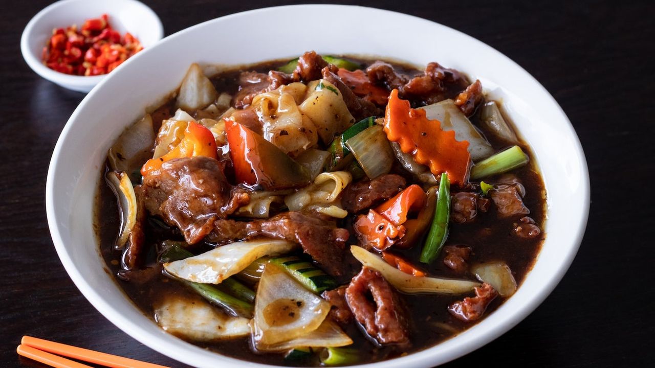 Beef Chow Ho Fun with Black Bean Gravy