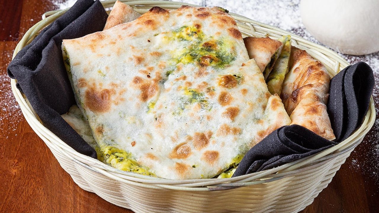 Saag Paneer Naan