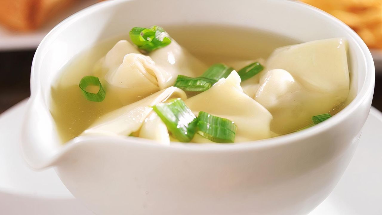 T02. Prawn Wonton Soup (Short Soup)