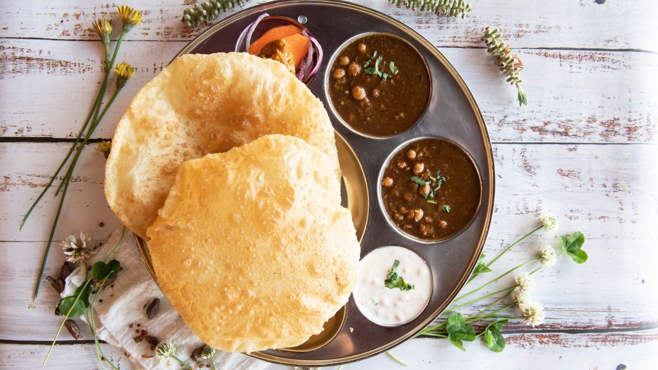 Paneer Chole Bhature