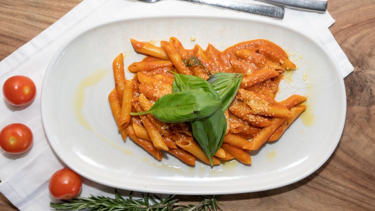 Penne Pomodoro E Basil