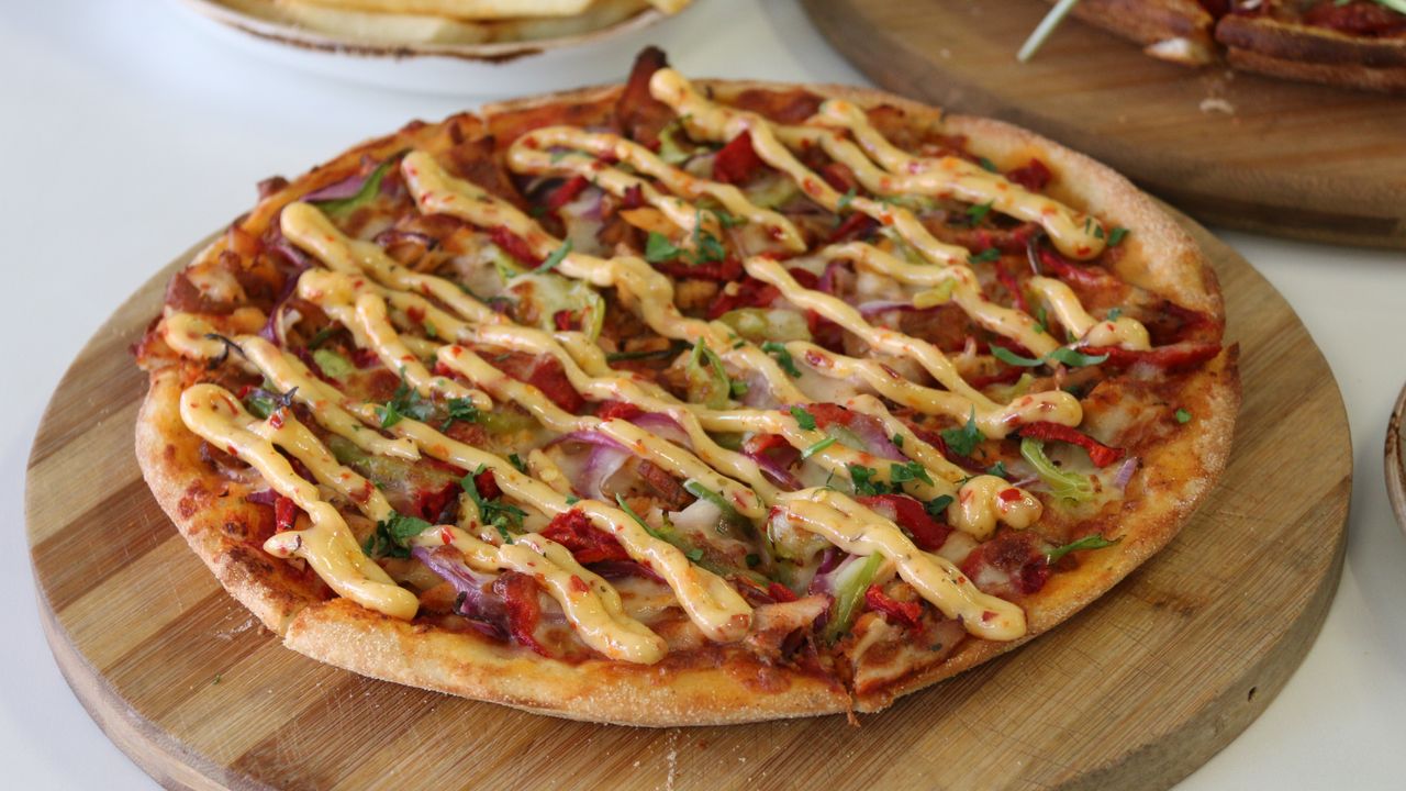 Regular Portuguese Chicken Pizza