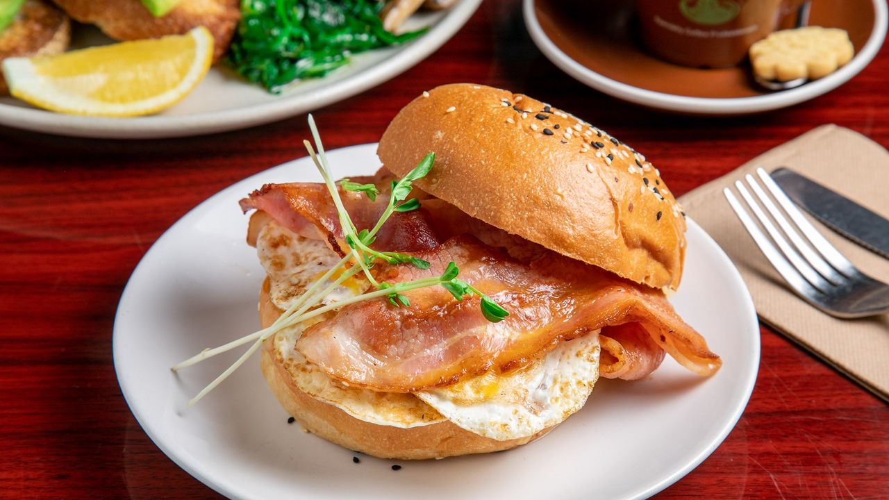 Bacon & Egg Roll (GFO)