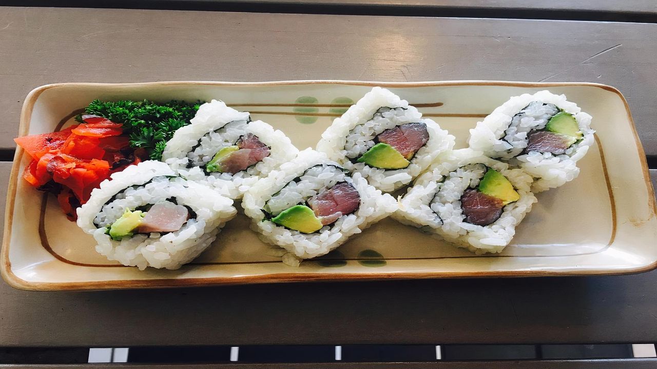 Fresh Tuna & Avocado Baby Roll (6 Pieces)