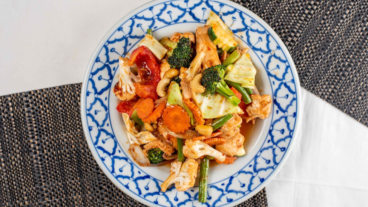 Gai Phad Mamuang