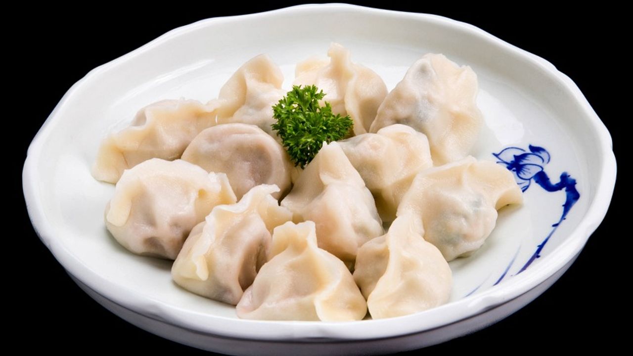 E01. Poached Pork & Chinese Cabbage Dumplings (6pcs)