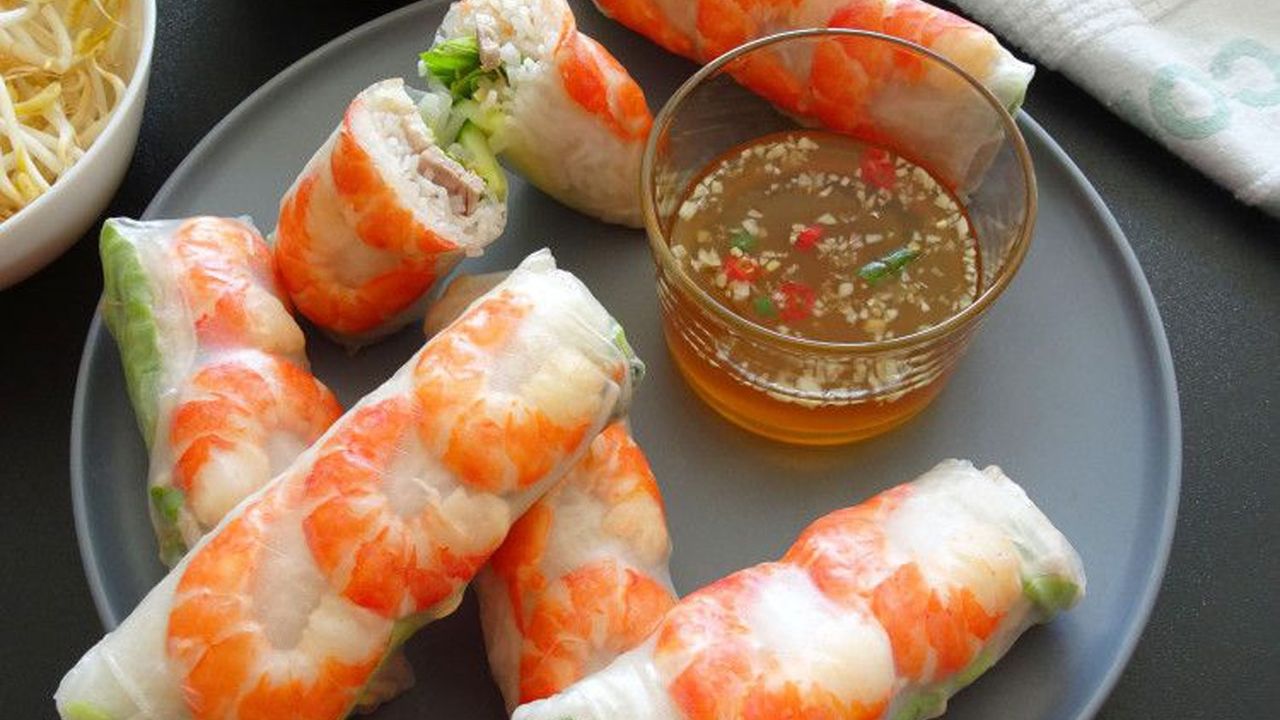 Fresh Made Rice Paper Rolls (3 Pcs.)