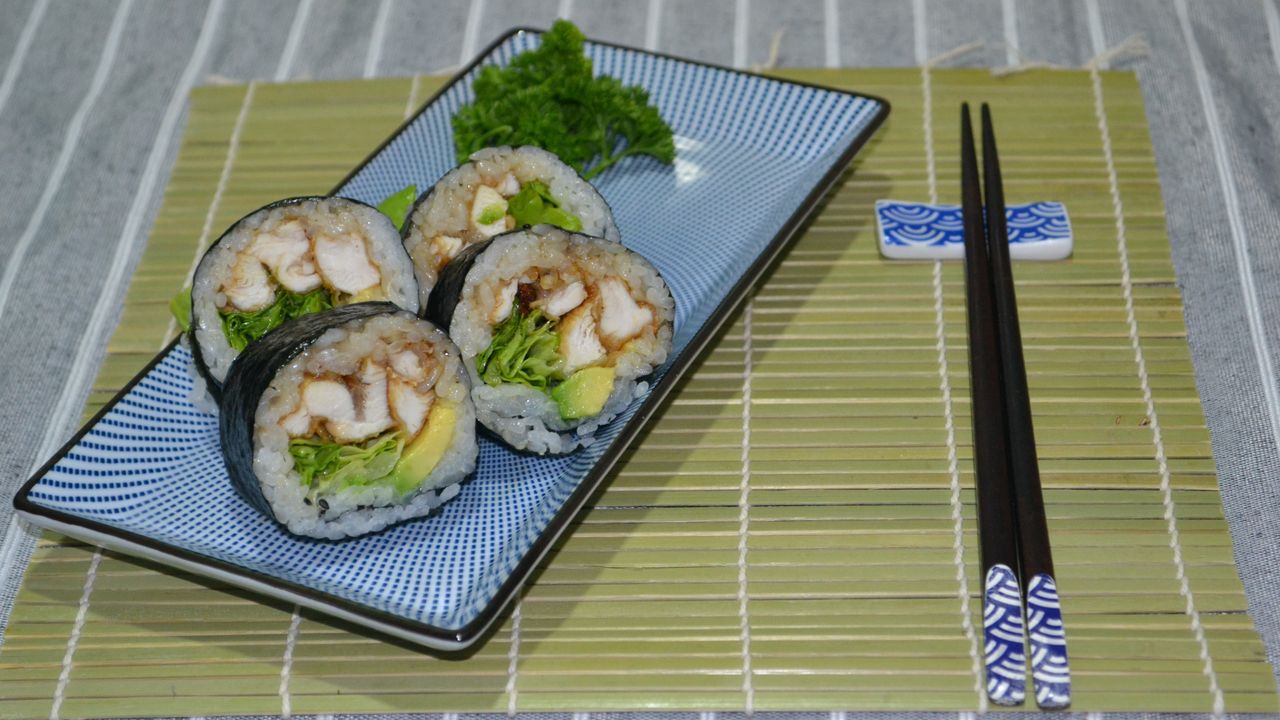 Teriyaki Chicken Roll (4pc)