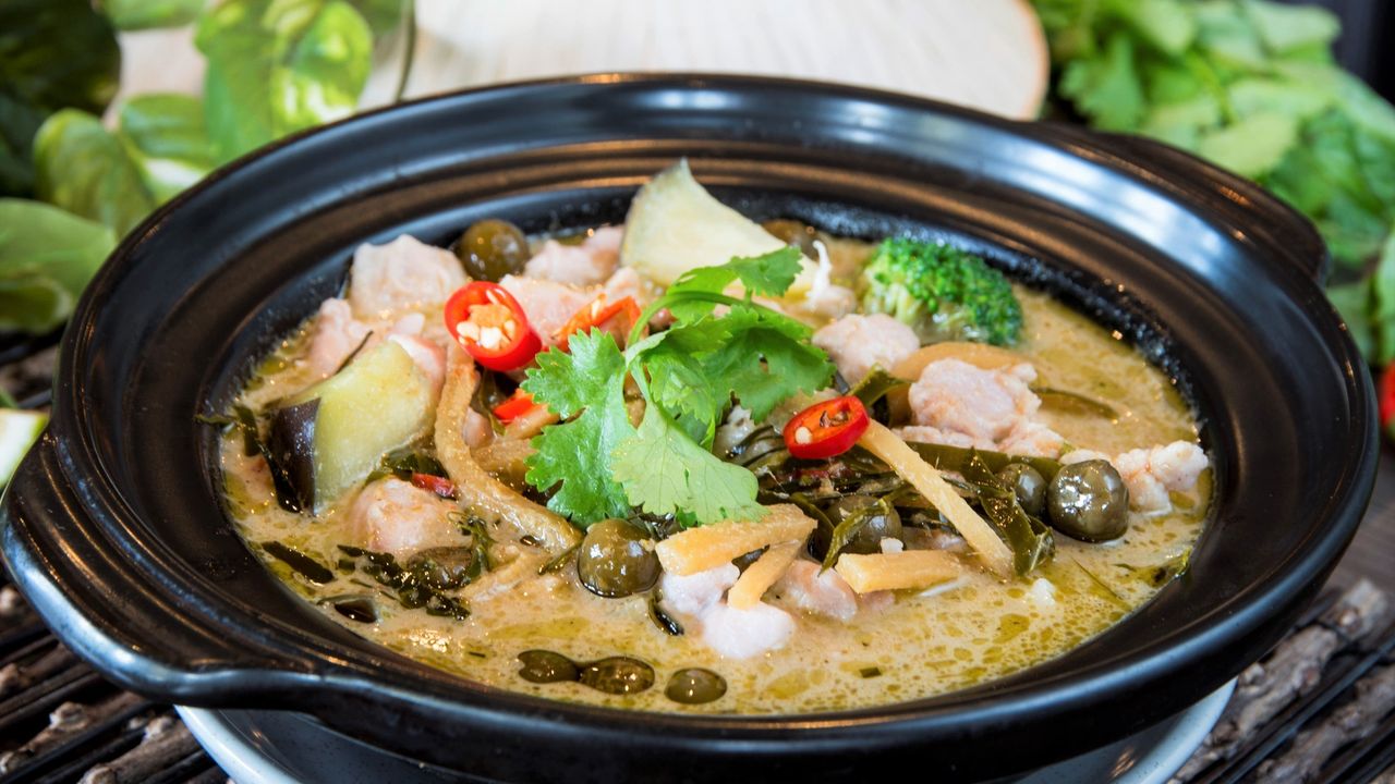 Viet-Thai Chicken Green Curry (Spicy)