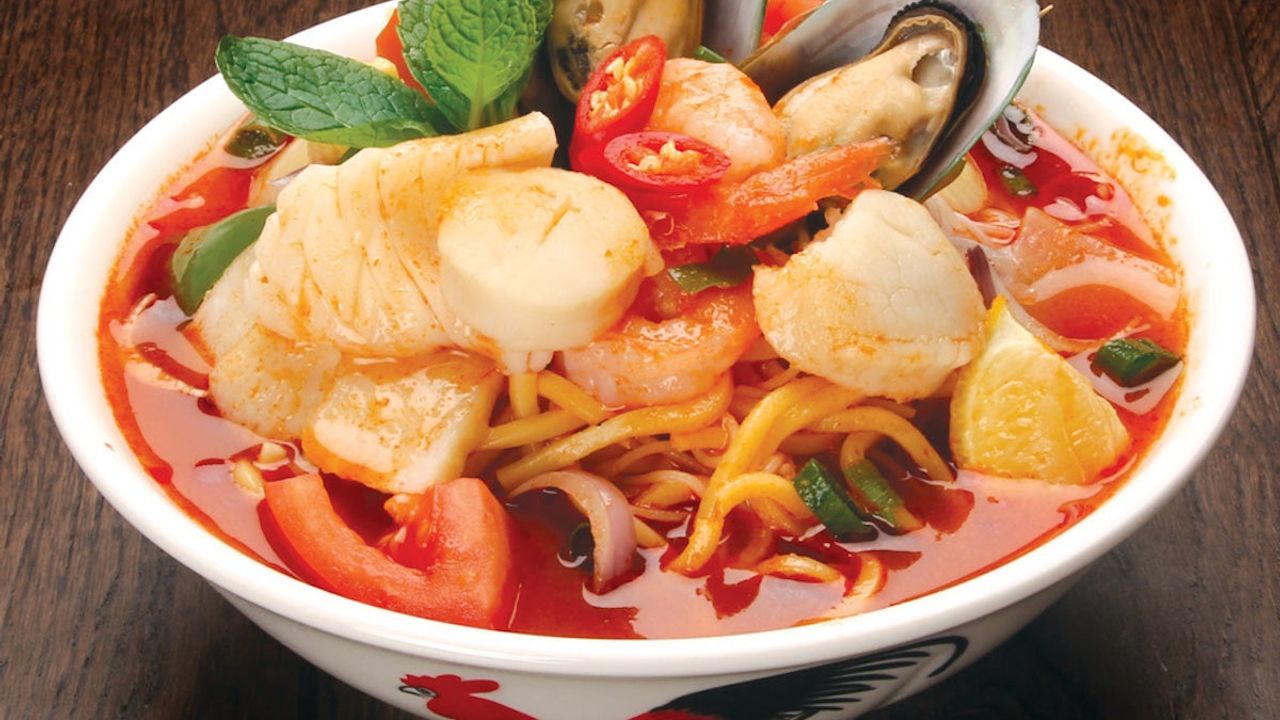 N12 Seafood Tom Yum Noodles Soup