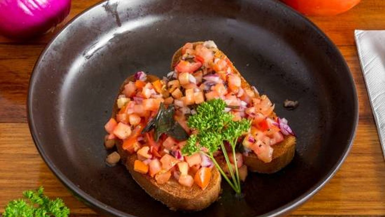 Tomato and Basil Bruschetta