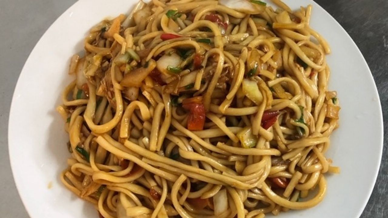 Fried Hand Made Noodle (Lamb) / 炒拉面（羊肉）
