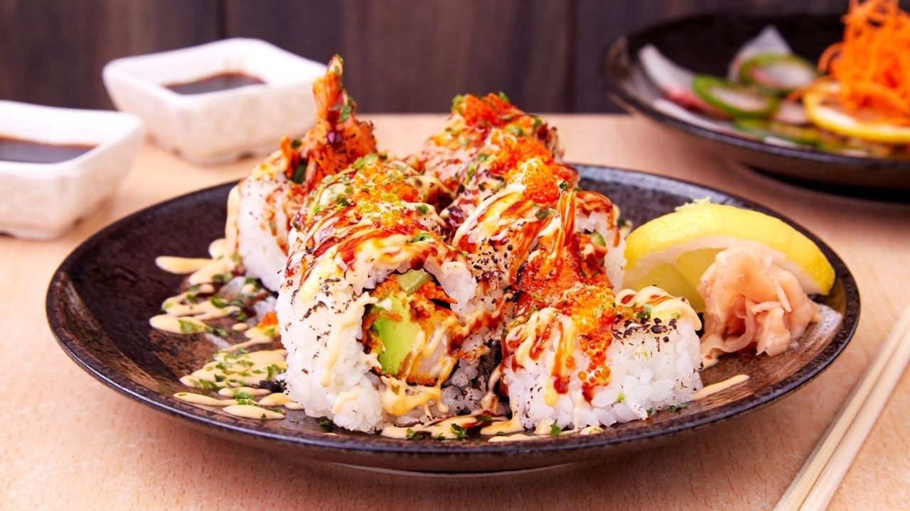Volcano Roll 8 Pieces