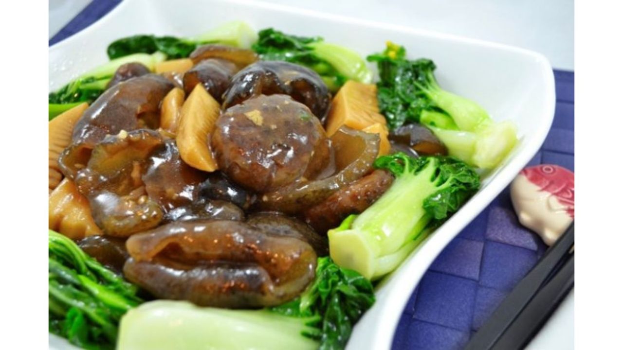 Sea Cucumber & Mushroom in Clay Pot