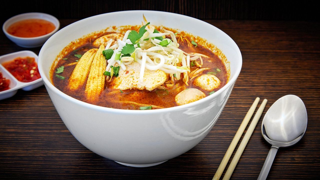 Tom Yum Soup (With Rice or Noodle)