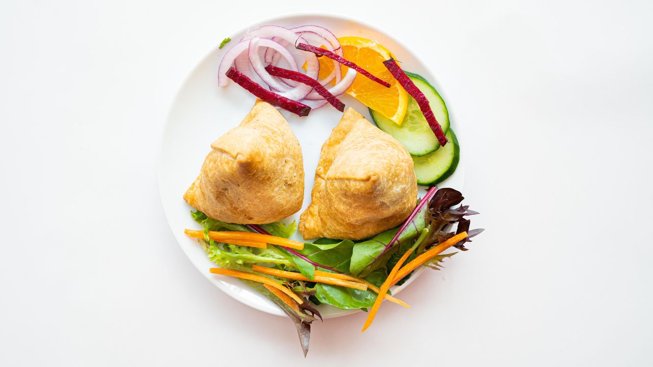 1. Samosa (1 Pc)