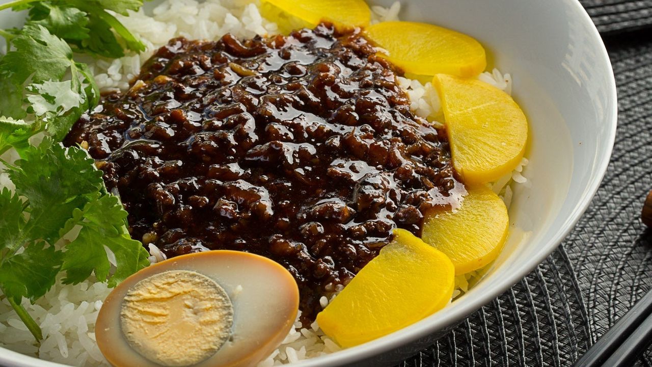 Taiwan Style Braised Pork on Rice