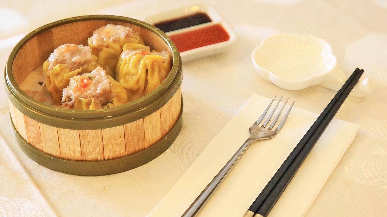 02 Steamed pork minced and prawn dim sum (4 pcs)