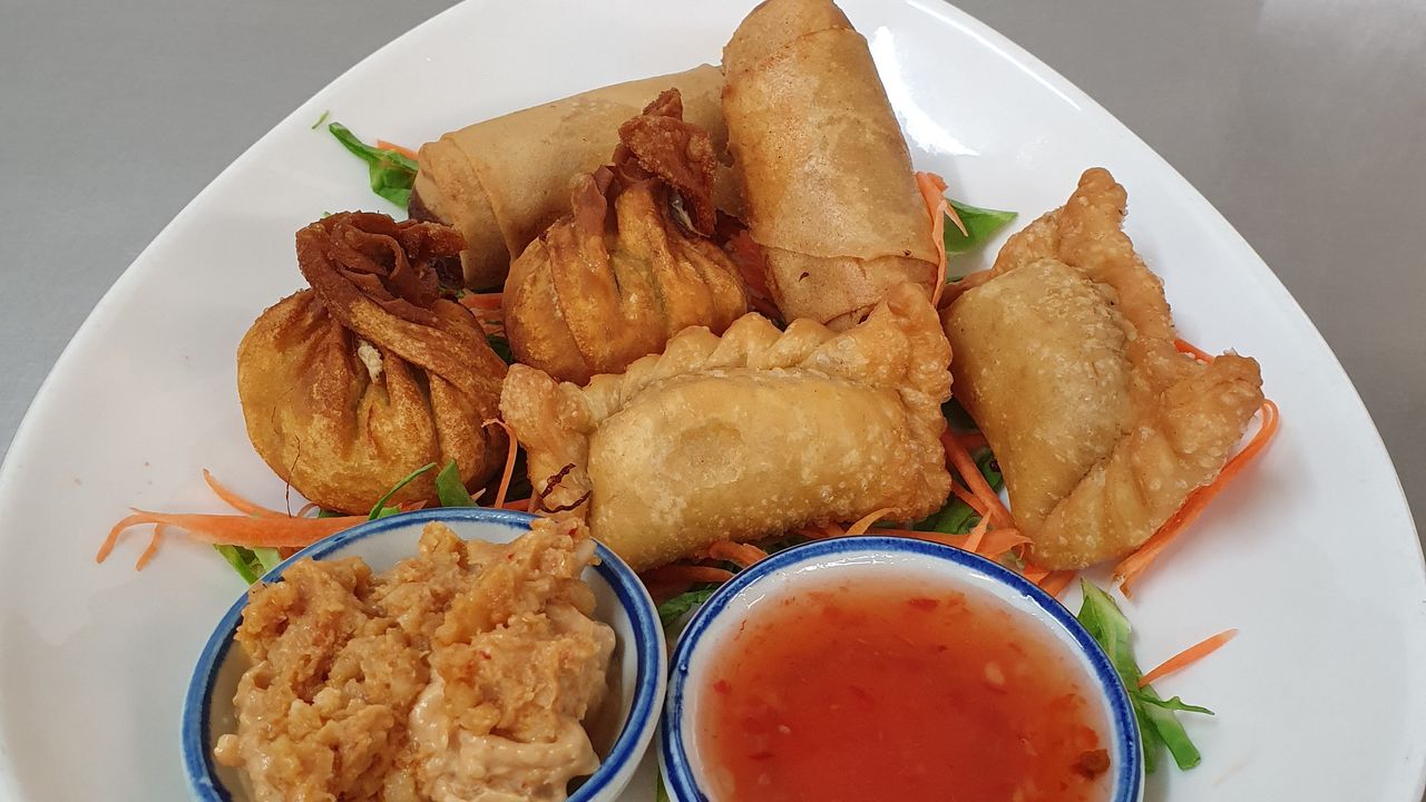 Mixed Entree (6 Pcs)