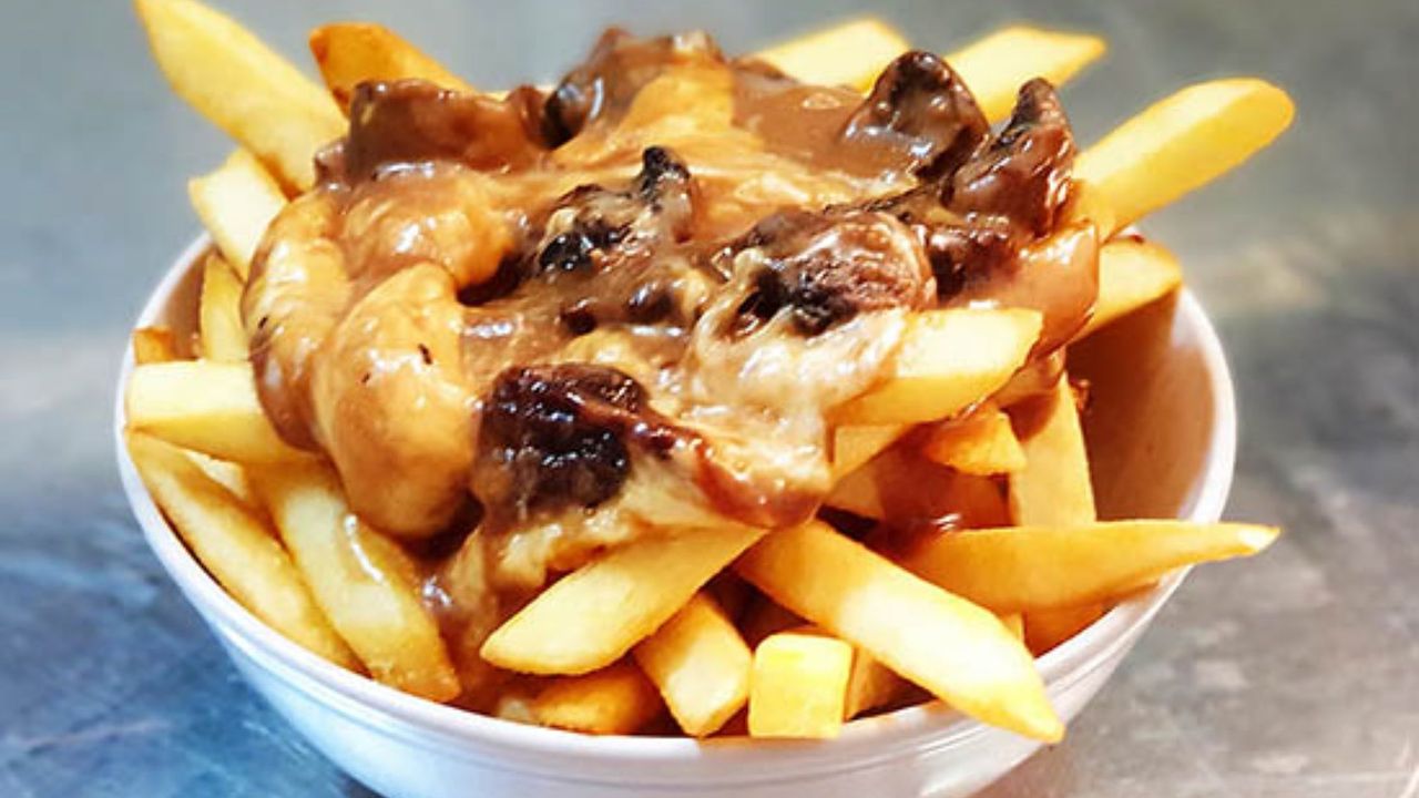 Mushroom Poutine (Fries, Mushrooms, Gravy and Cheese Curd) (GF)