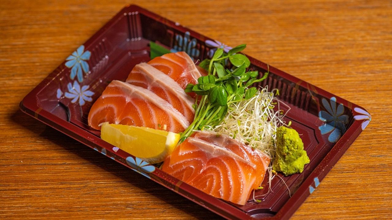 Salmon Sashimi (6)
