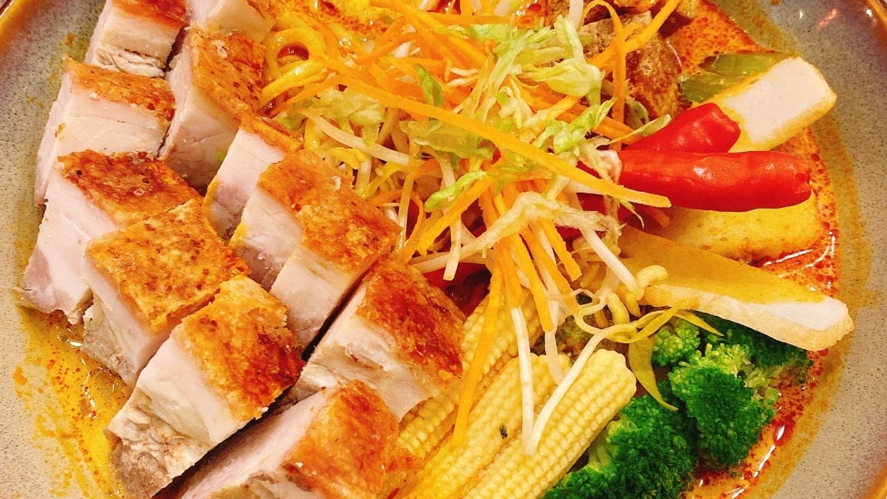 Crispy Pork Curry Laksa